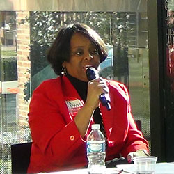 DC mayoral candidatet Reta Jo Lewis addresses the audience at DC Advocacy Partners' DC Disability Community Mayoral Candidates Forum